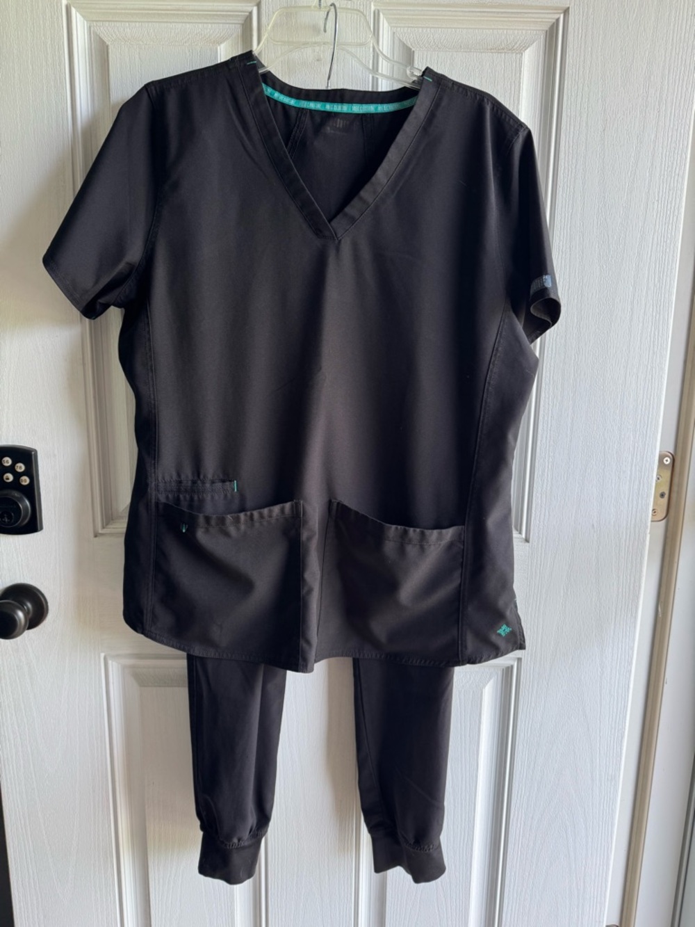Black V-Neck Med Couture Jogger Scrub Set with Teal Trim